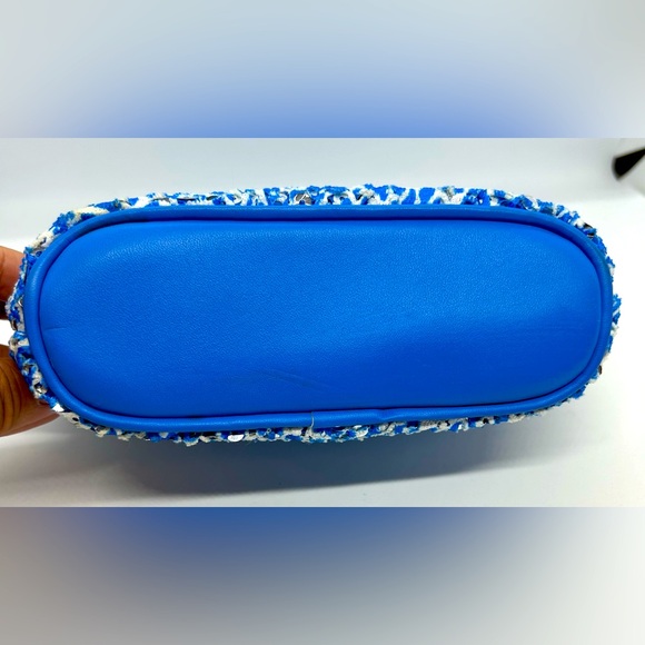 Vera Bradley Mesh Sequin Wristlet/Cosmetic Bag in Camocat Blue, EUC. - Picture 5 of 5